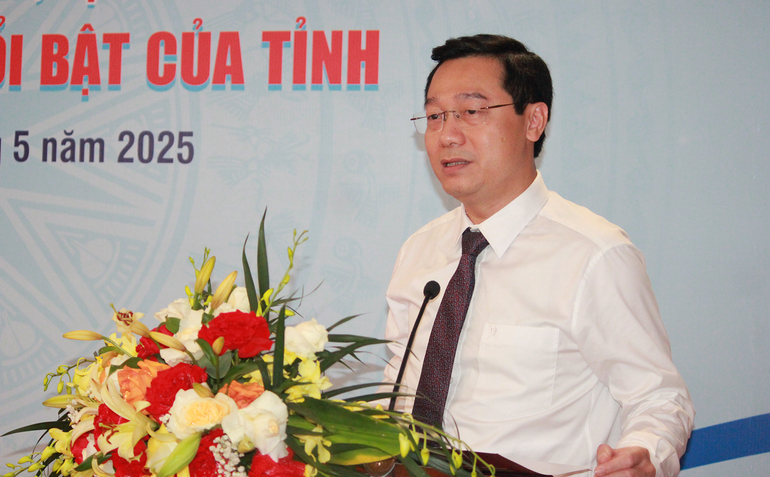 Giám đốc, Tổng Biên tập Trung tâm Truyền thông tỉnh Quảng Ninh, Chủ tịch Hội Nhà báo tỉnh Quảng Ninh Nguyễn Thế Lãm phát biểu.