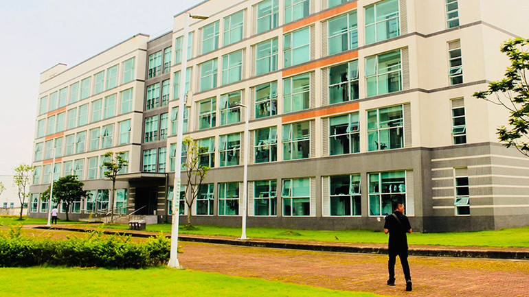 Nhà ở của nhân viên, công nhân Công ty LG Display Việt Nam tại khu công nghiệp Tràng Duệ, Hải Phòng. (Ảnh: Quang Dũng)