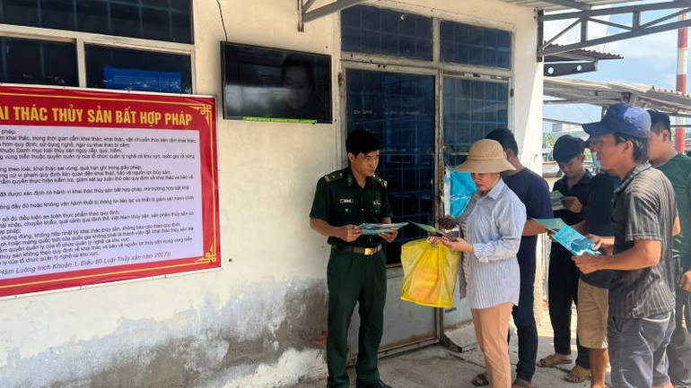 Tỉnh Bến Tre tập trung tuyên truyền chống khai thác IUU. (Ảnh: HOÀNG TRUNG)