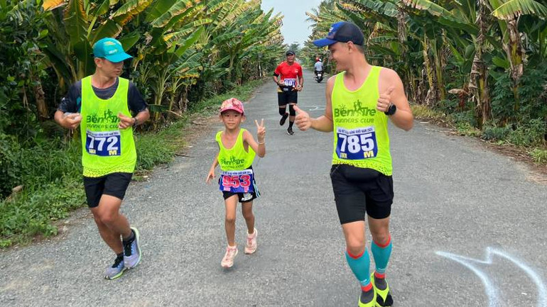 Các vận động viên tham gia thi đấu ở cự ly 10km. Các vận động viên tham gia thi đấu ở cự ly 10km.