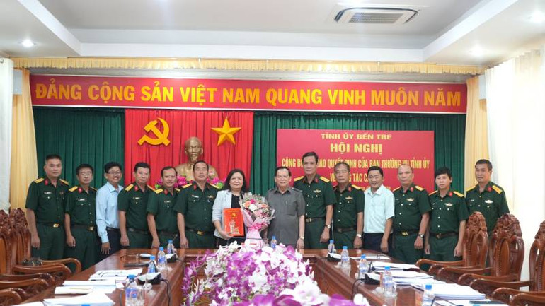 Đồng chí Hồ Thị Hoàng Yến giữ chức vụ Bí thư Đảng ủy Quân sự tỉnh Bến Tre nhiệm kỳ 2020-2025. Đồng chí Hồ Thị Hoàng Yến giữ chức vụ Bí thư Đảng ủy Quân sự tỉnh Bến Tre nhiệm kỳ 2020-2025.