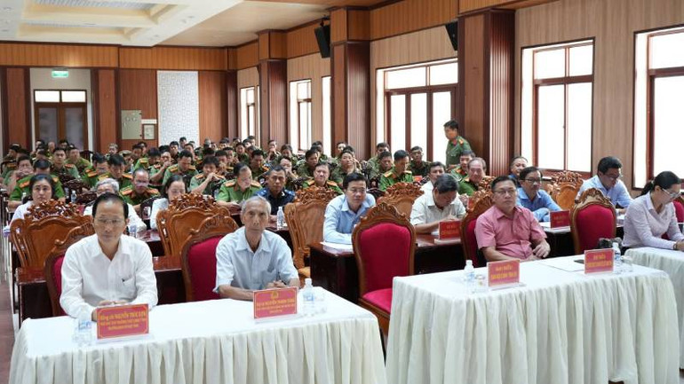 Đại biểu tham dự lễ phát động phong trào thi đua đặc biệt trong lực lượng Công an. (Ảnh: HOÀNG TRUNG)