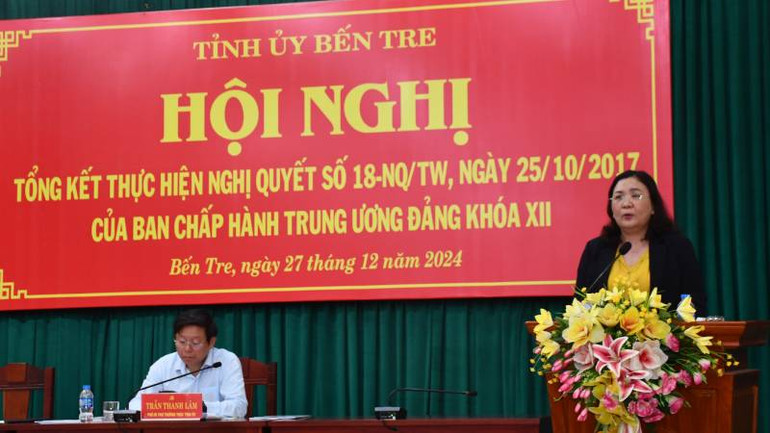 Quyền Bí thư Tỉnh ủy Bến Tre Hồ Thị Hoàng Yến phát biểu chỉ đạo tại Hội nghị. (Ảnh: HOÀNG TRUNG)