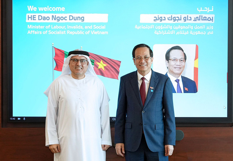 Bộ trưởng Đào Ngọc Dung và Bộ trưởng Nguồn nhân lực UAE Abdulrahman Abdulmannan Al-Awar. (Ảnh Molisa)