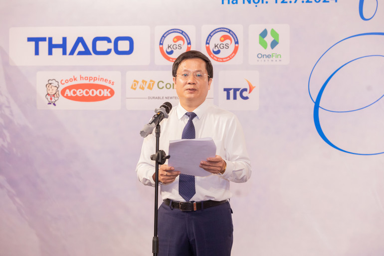 Nhà báo Hồ Minh Chiến - Tổng Biên tập Tạp chí Gia đình Việt Nam phát biểu tại buổi lễ. Nhà báo Hồ Minh Chiến - Tổng Biên tập Tạp chí Gia đình Việt Nam phát biểu tại buổi lễ.