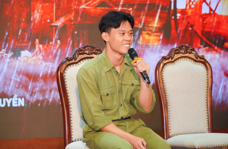 Diễn viên Phạm Thanh Long tại buổi casting phim "Mưa đỏ".