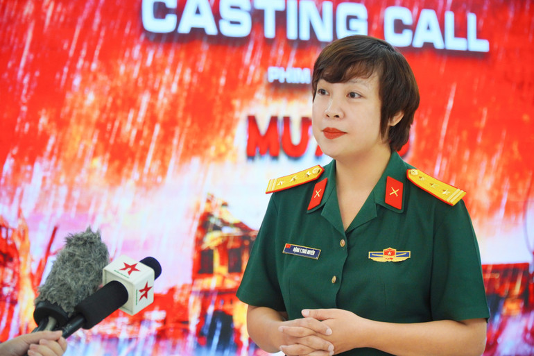 NSƯT Đặng Thái Huyền - Phó Giám đốc Điện ảnh Quân đội nhân dân là đạo diễn phim "Mưa đỏ".