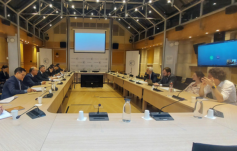 Đoàn Kiểm toán Nhà nước Việt Nam làm việc với Chủ tịch danh dự Tòa Thẩm kế Pháp Gilles-Pierre Levy.