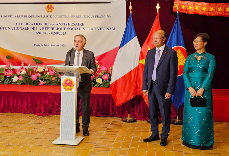 Ông Benoit Guidée bày tỏ tin tưởng rằng mối quan hệ gắn bó giữa Pháp và Việt Nam sẽ ngày càng phát triển tốt đẹp vì lợi ích của mỗi dân tộc.