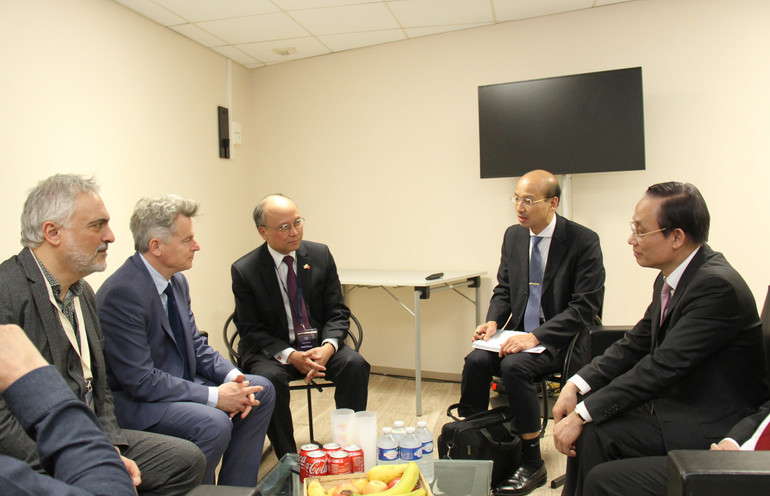 Đồng chí Lê Hoài Trung, Trưởng Ban Đối ngoại Trung ương, hội đàm với đồng chí Fabien Roussel, Bí thư toàn quốc Đảng Cộng sản Pháp.