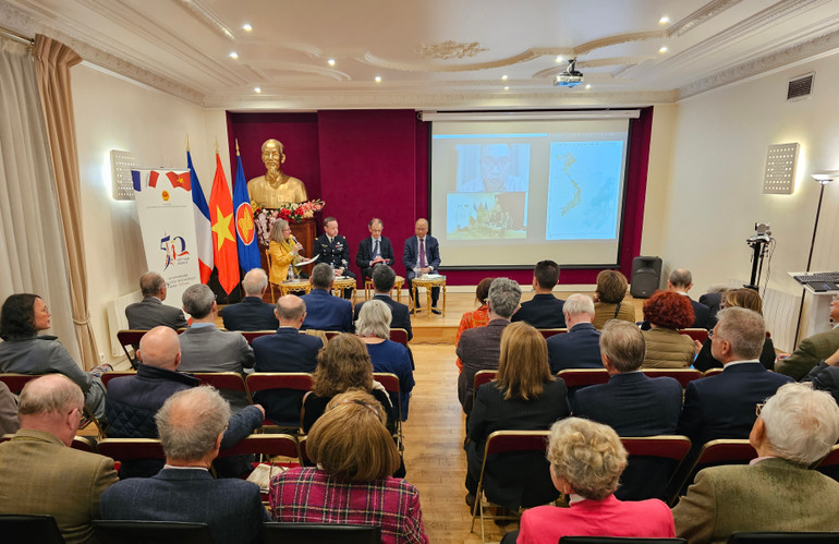 Ban Quan hệ quốc tế IHEDN phối hợp Hội cựu học viên của Học viện tổ chức hội thảo.