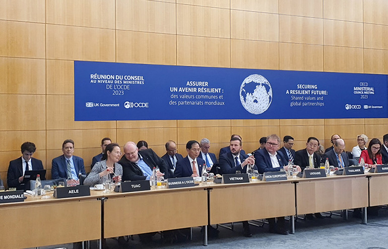 Đây là lần đầu tiên Việt Nam tham gia ở cấp Bộ trưởng ở Hội nghị Hội đồng OECD, cũng là lần đầu tiên Việt Nam có những phát biểu đóng góp cho các vấn đề OECD quan tâm và thúc đẩy.
