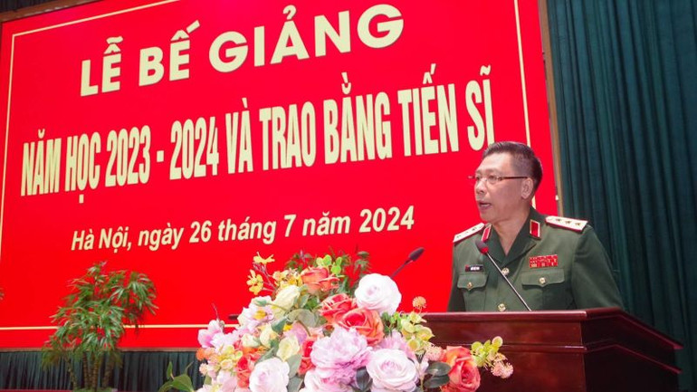 Giám đốc Học viện Quốc phòng Trần Việt Khoa phát biểu tại buổi lễ.