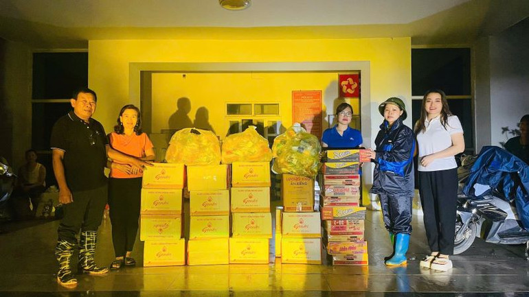 Hội Liên hiệp Phụ nữ huyện Mê Linh đã tích cực vận động, ủng hộ các nhu yếu phẩm.