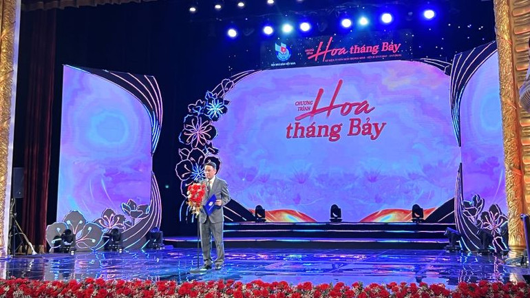 Phó Chủ tịch Thường trực Hội Nhà báo Việt Nam Nguyễn Đức Lợi phát biểu.