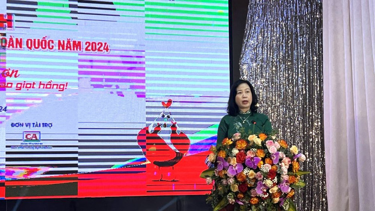 Bộ trưởng Y tế Đào Hồng Lan phát biểu tại buổi lễ tôn vinh.