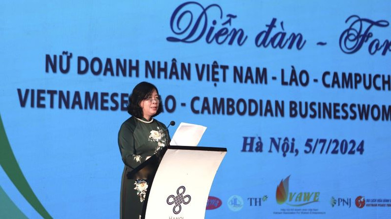 Trưởng Ban Dân vận Trung ương Bùi Thị Minh Hoài phát biểu tại diễn đàn.