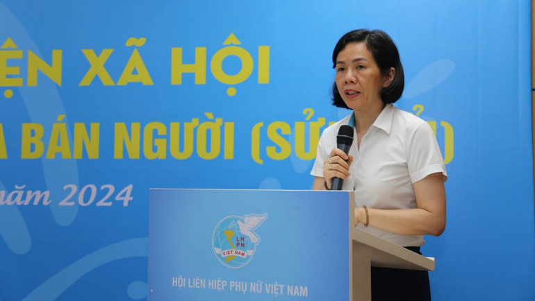 Phó Chủ tịch Hội Liên hiệp Phụ nữ Việt Nam Nguyễn Thị Minh Hương phát biểu tại hội nghị. Phó Chủ tịch Hội Liên hiệp Phụ nữ Việt Nam Nguyễn Thị Minh Hương phát biểu tại hội nghị.