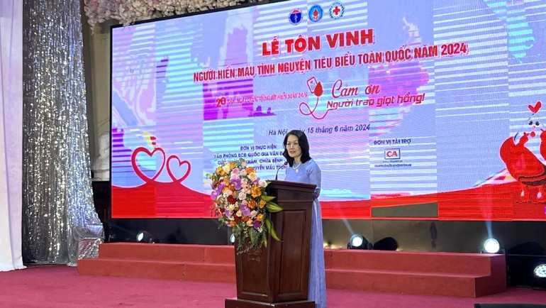 Chủ tịch Trung ương Hội Chữ thập đỏ Việt Nam Bùi Thị Hòa phát biểu khai mạc.