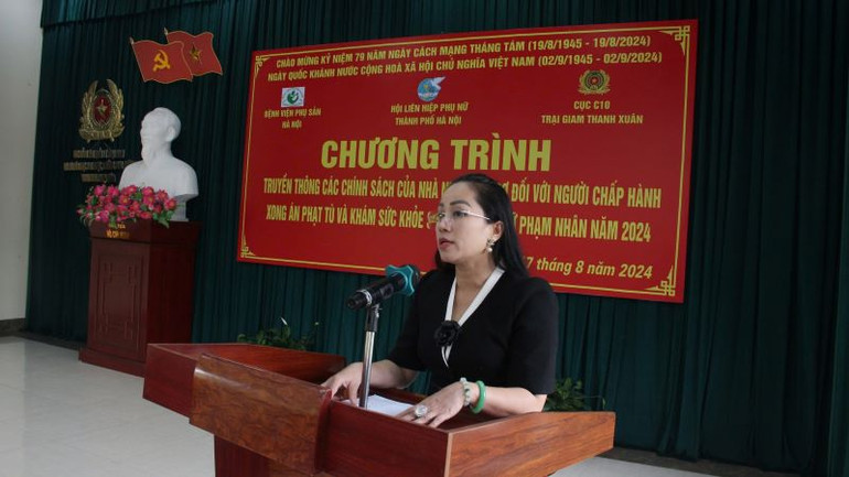 Phó Chủ tịch Hội Liên hiệp Phụ nữ thành phố Hà Nội Phạm Thị Mỹ Hoa phát biểu tại chương trình.