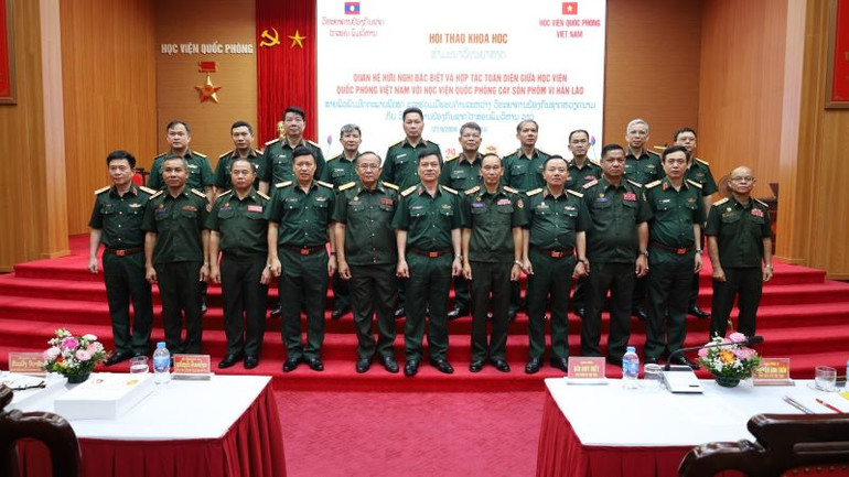 Các đại biểu tham dự hội thảo.