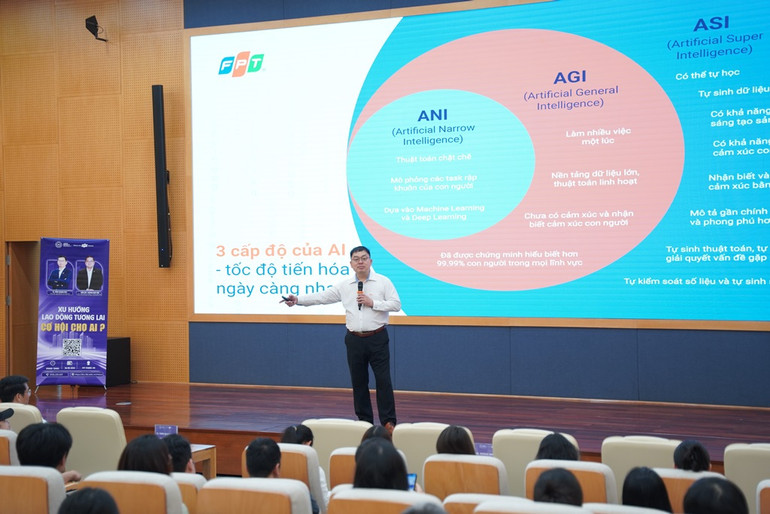 Ông Hoàng Nam Tiến Phó Chủ tịch Hội đồng trường, trường Đại học FPT.