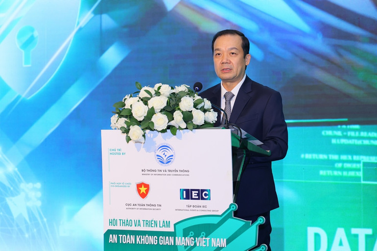 Thứ trưởng Thông tin và Truyền thông Phạm Đức Long phát biểu.