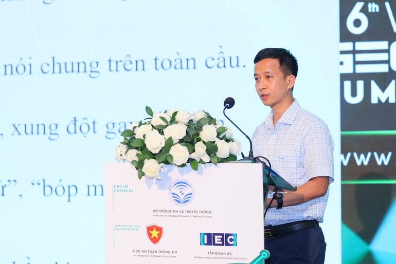 Ông Nguyễn Anh Tuấn, Phó Giám đốc Trung tâm dữ liệu quốc gia về dân cư, Cục Cảnh sát quản lý hành chính về trật tự xã hội (Bộ Công an) phát biểu tại hội thảo.