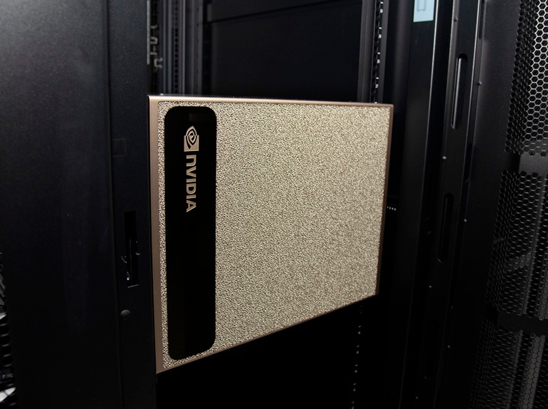 Cận cảnh cỗ máy AI DGX-H100 được cấp phép nhập khẩu tại Việt Nam.