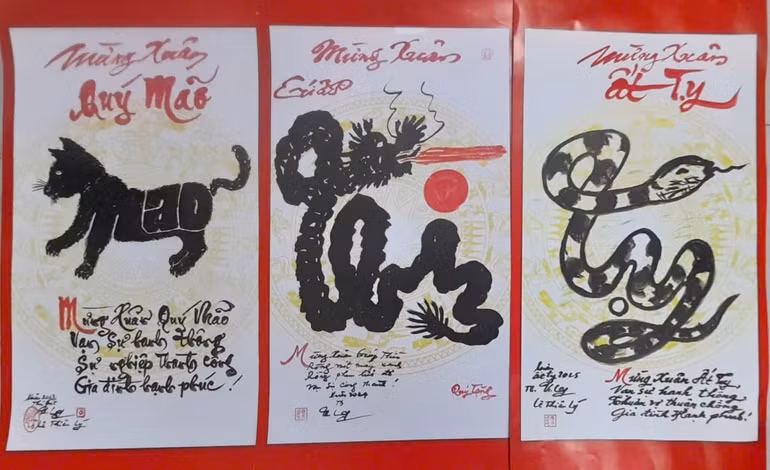 Các bức thư pháp hình linh vật của năm Quý Mão, Giáp Thìn, Ất Tỵ viết theo lối “Vật điểu thư”