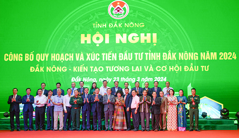 Hội nghị công bố quy hoạch và xúc tiến đầu tư tỉnh Đắk Nông năm 2024. Hội nghị công bố quy hoạch và xúc tiến đầu tư tỉnh Đắk Nông năm 2024.