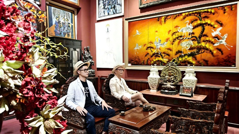 Sự kết hợp giữa trà và tranh giúp con người sống chậm và có chiều sâu hơn.