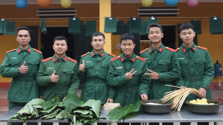 Môi trường quân ngũ trở thành nguồn cảm hứng dạt dào của tác giả.