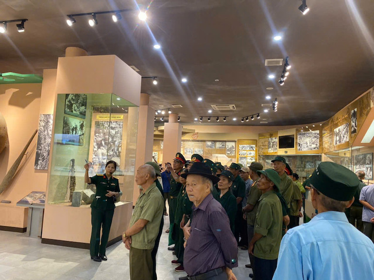 Đoàn Cựu chiến binh tỉnh Thanh Hóa tham quan Bảo tàng Đường Hồ Chí Minh