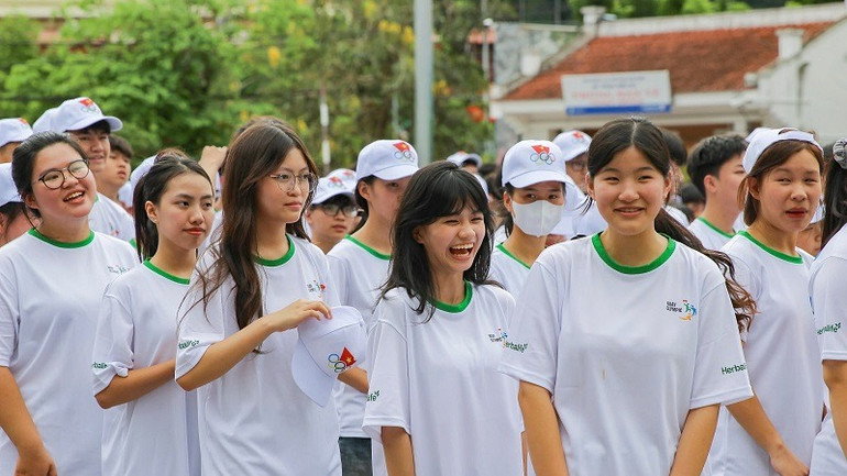 Học sinh các trường Trung học phổ thông trên địa bàn thành phố Điện Biên Phủ vô cùng háo hức khi được tham gia các hoạt động trong chương trình Olympic trẻ em tại Điện Biên.