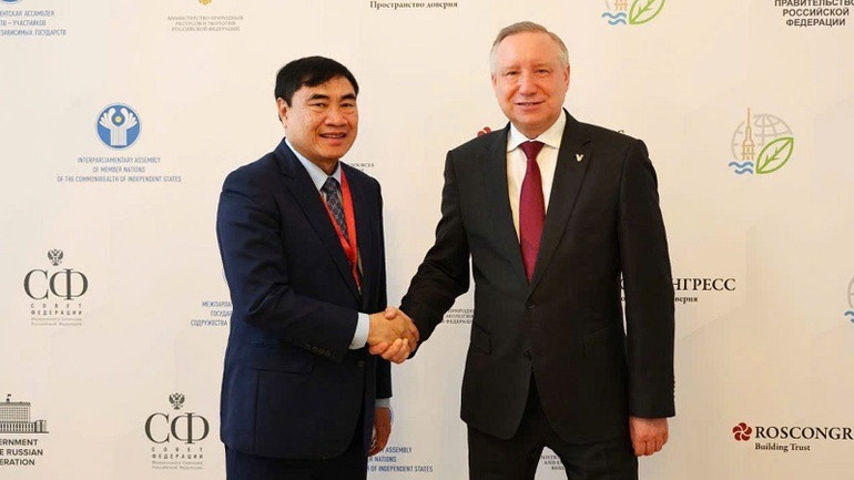 Đồng chí Trần Quốc Cường, Ủy viên Trung ương Đảng, Bí thư Tỉnh ủy Điện Biên và đồng chí Alexander Dmitrievic, Thống đốc thành phố Saint Pertersburg đã thống nhất nhiều nội dung hợp tác giữa hai địa phương trong thời gian tới.