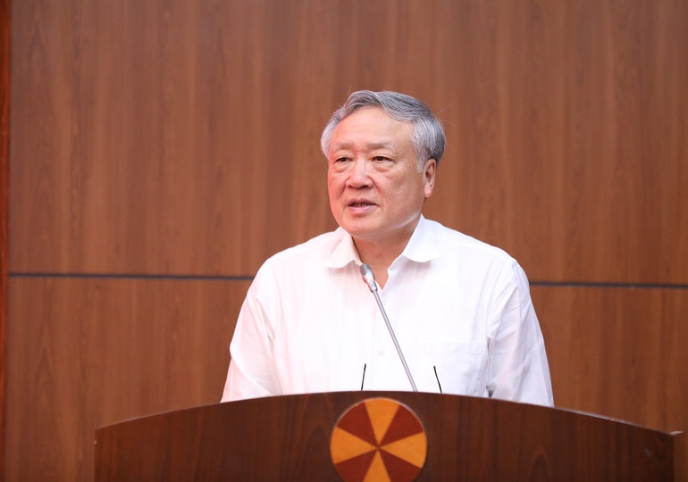 Đồng chí Nguyễn Hòa Bình, phát biểu tại buổi làm việc với Ban Thường vụ Tỉnh ủy Điện Biên.