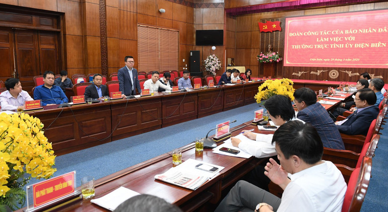 Đồng chí Lê Quốc Minh phát biểu tại buổi làm việc với Tỉnh ủy Điện Biên. (Ảnh Thành Đạt).