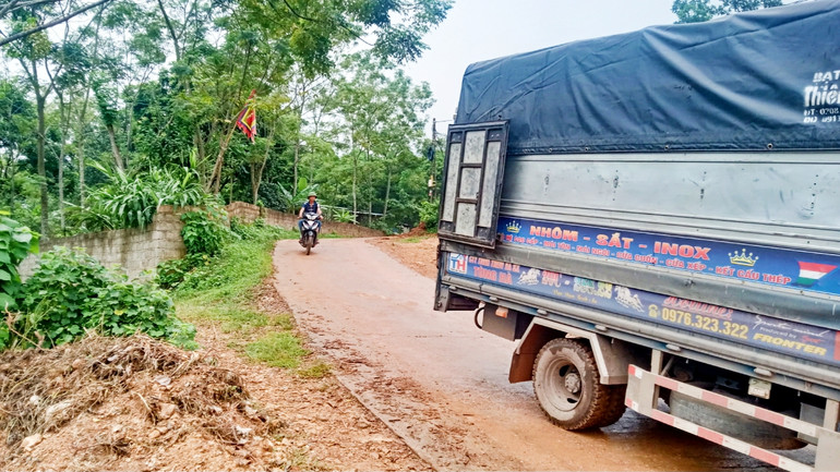 Đoạn đường dân sinh nằm trong quy hoạch dự án, nhưng người dân chưa đồng ý để nhà đầu tư xây dựng đoạn đường thay thế.