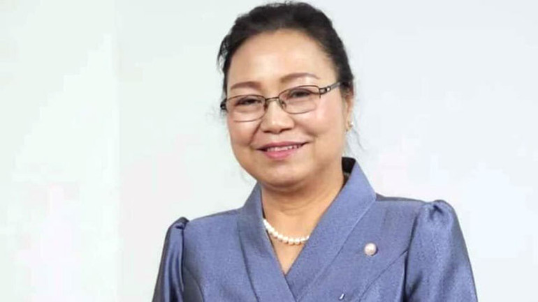 Đại sứ Lào tại Việt Nam Khamphao Ernthavanh. Đại sứ Lào tại Việt Nam Khamphao Ernthavanh.