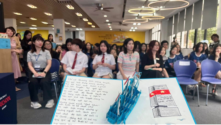 Nhiều cảm xúc đã được bộc lộ một cách trân trọng và chứa chan.