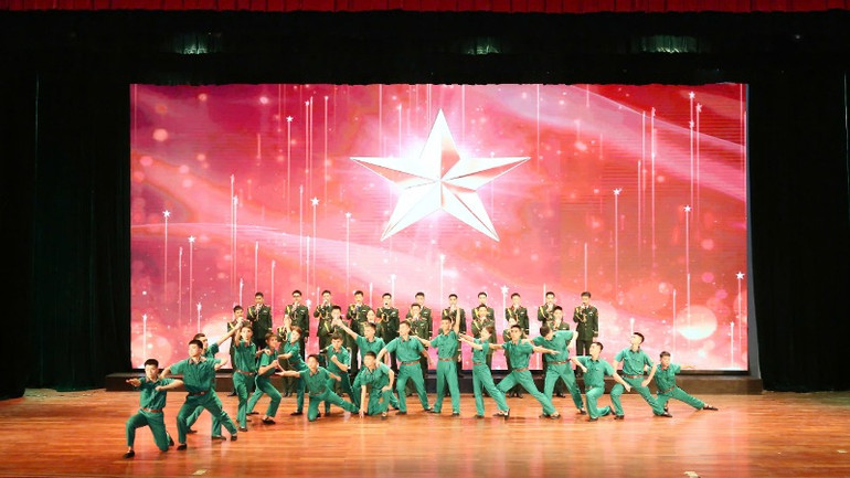 Các tiết mục văn nghệ đầy ấn tượng và tràn đầy sức trẻ.