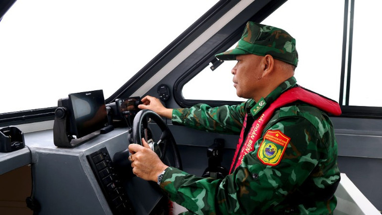 Tuần tra trên biển.