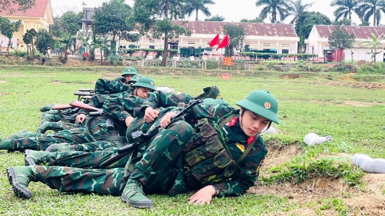 Trung thành với yếu lĩnh động tác được huấn luyện.