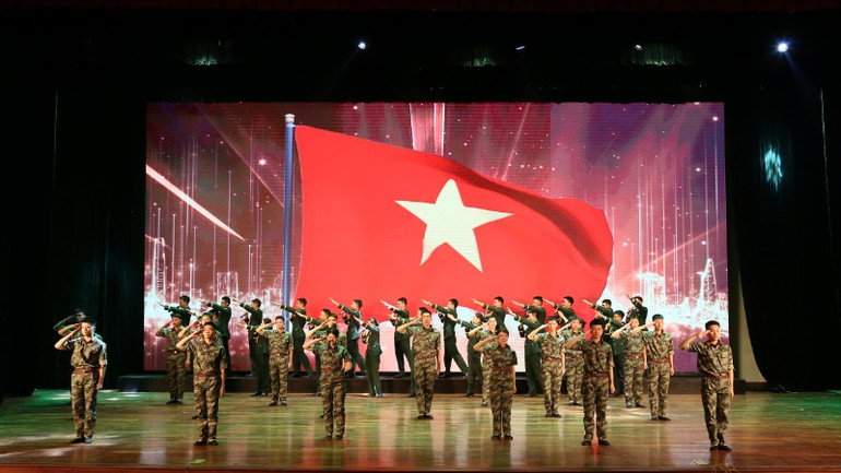 Không khí trang nghiêm.