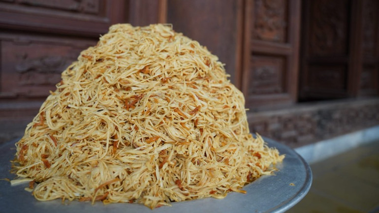 Măng và mực đều có hương vị đậm nên kết hợp được không hề đơn giản.