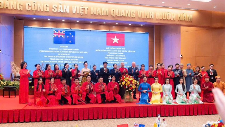 Các nghệ sĩ vinh dự, tự hào khi được biểu diễn phục vụ sự kiện quan trọng.