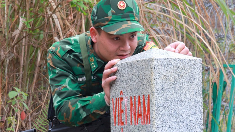 Cột mốc thiêng liêng của Tổ quốc.