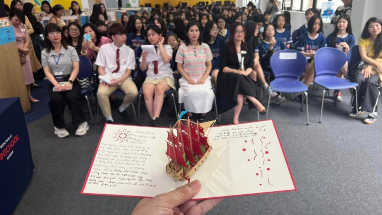 Chủ quyền Tổ quốc gợi lên nhiều xúc động.