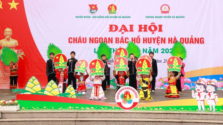 Cao Bằng: Thiếu nhi Hà Quảng xúc động trước triển lãm về chủ quyền Tổ quốc ảnh 2